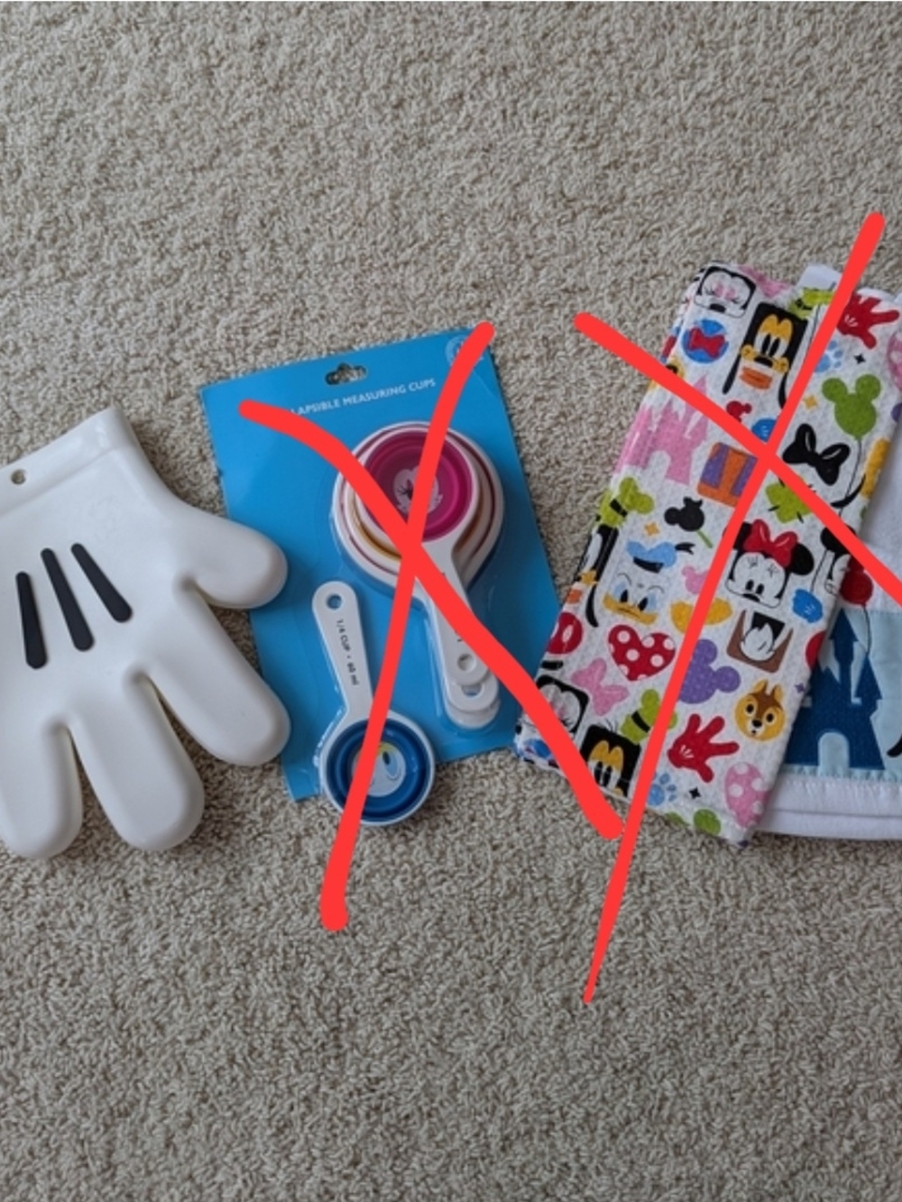 Disney White Mickey Oven Mitt NWOT